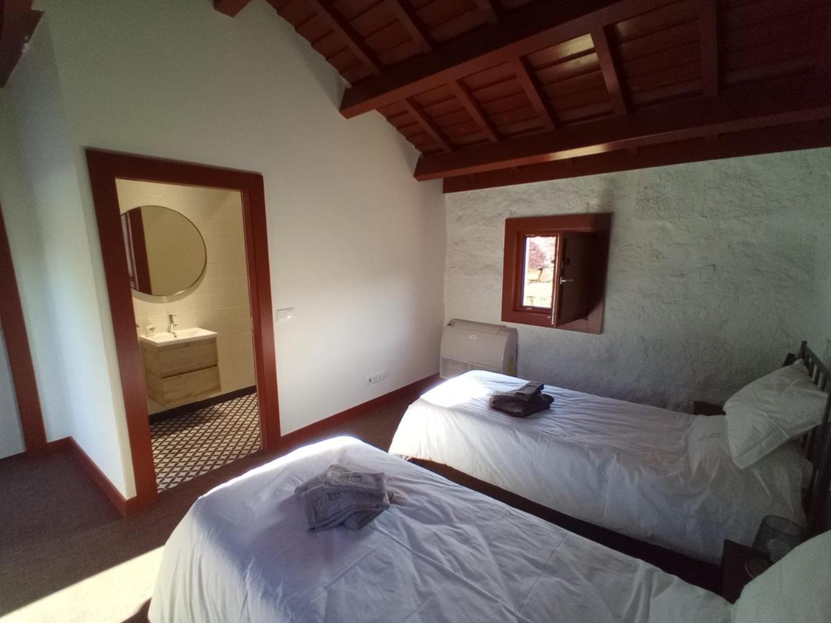 Quinta Pousada De Fora Wines & Tourism ギマランイス 部屋 写真