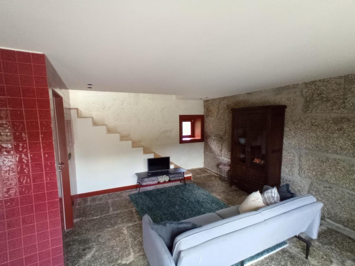 Quinta Pousada De Fora Wines & Tourism ギマランイス 部屋 写真