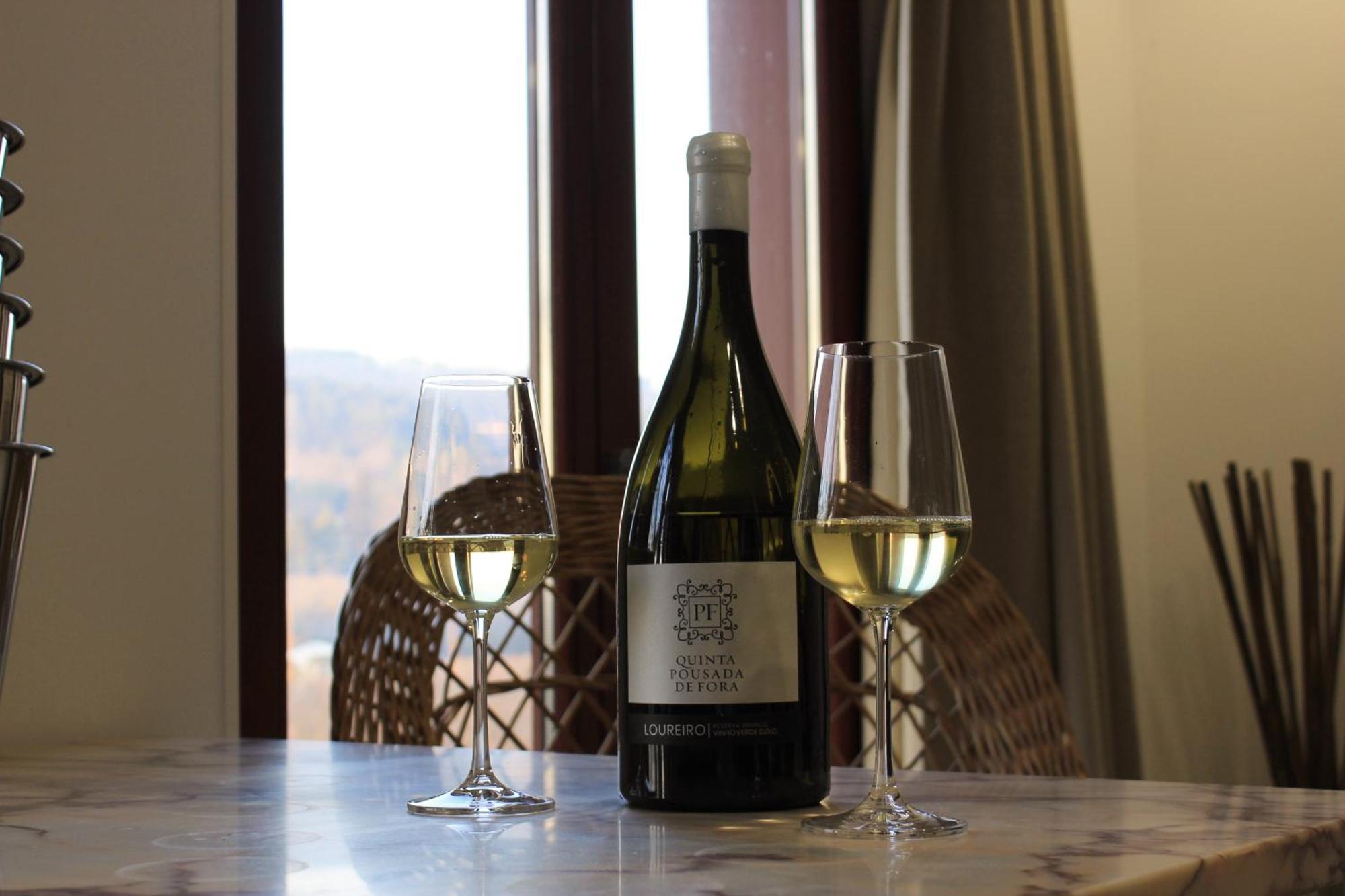 Quinta Pousada De Fora Wines & Tourism ギマランイス エクステリア 写真